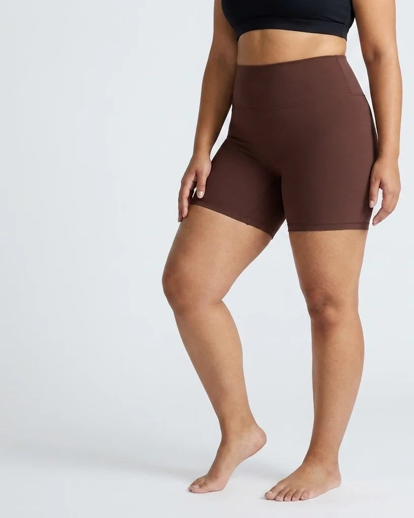 Curvana no seam biker shorts plus size chocolate brown hero